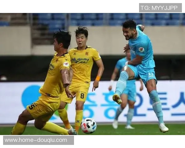 城南FC迎战济州联全力争胜展现球队实力与斗志