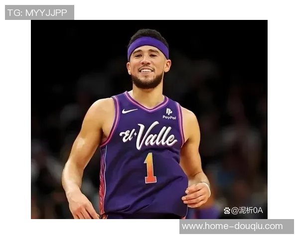 德文布克引领太阳队崛起成NBA新星展现无与伦比的篮球才华与领导力 德文布克引领太阳队崛起成NBA新星展现无与伦比的篮球才华与领导力